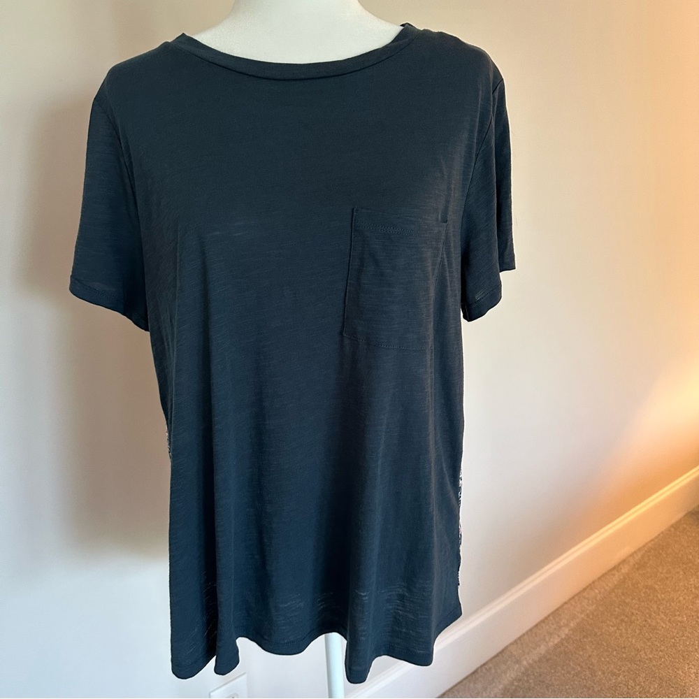Woman Tee shirt.